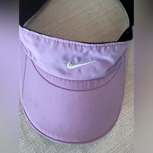 Nike Women’s Featherlight Visor